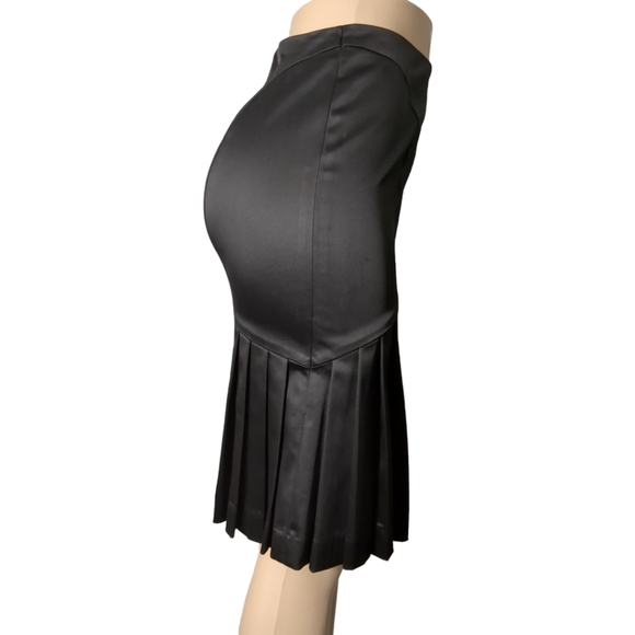 BEBE Gorgeous Black Satin Skirt Size 6,. - Picture 13 of 15